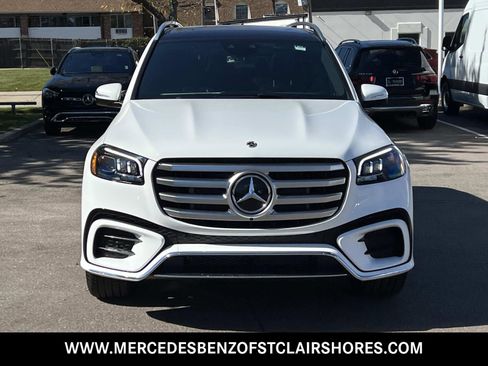 Used 2026 Mercedes-Benz GLS 450 4MATIC image 9