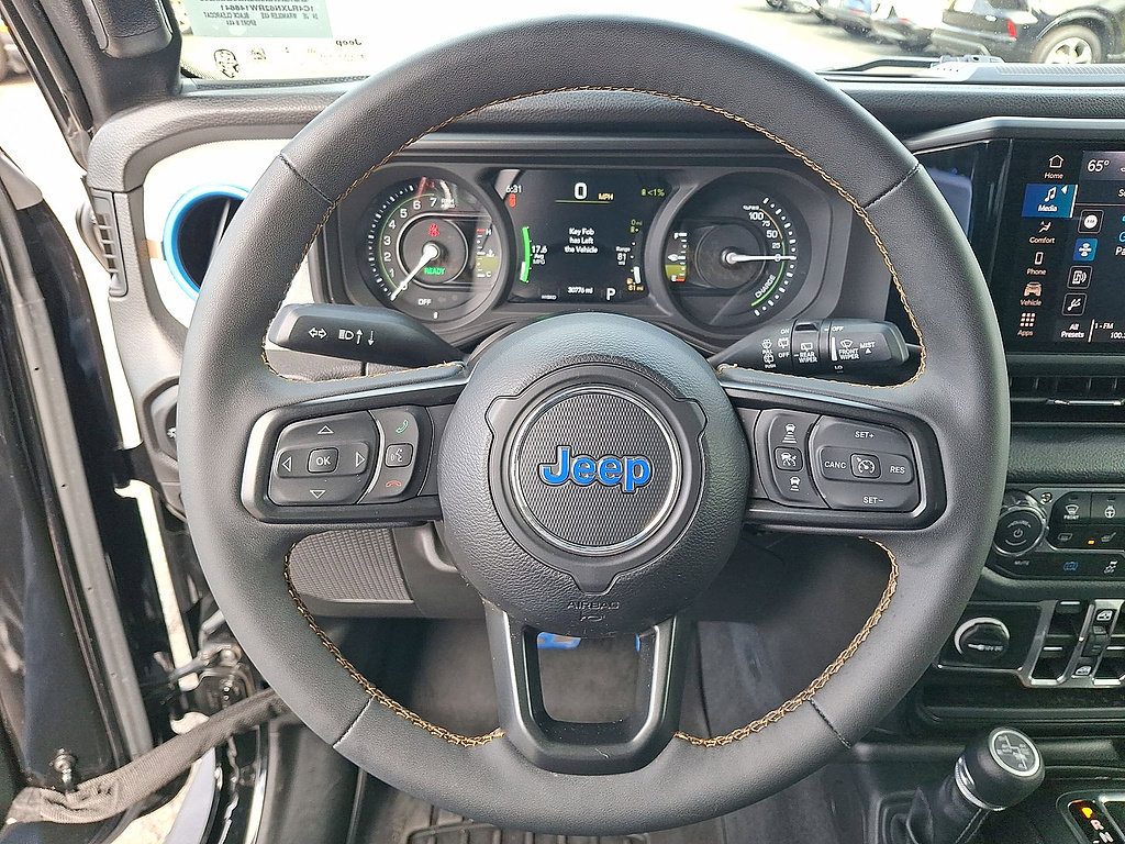 Used 2024 Jeep Wrangler Unlimited w/ Convenience Group AWD/4WD image 22