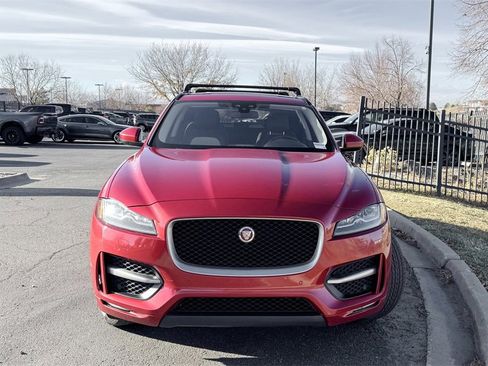 Used 2017 Jaguar F-PACE R-Sport image 3