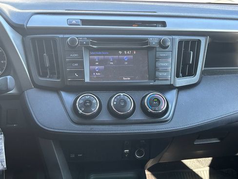Used 2016 Toyota RAV4 LE AWD/4WD image 19