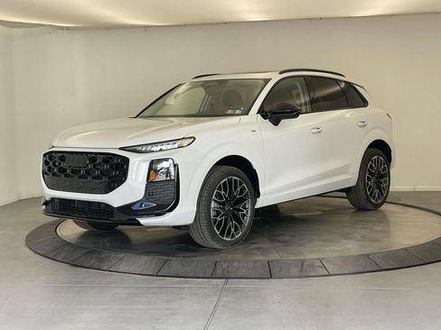 New 2026 Audi Q3 quattro 2.0T AWD/4WD image 1
