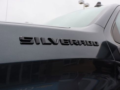 Used 2021 Chevrolet Silverado 1500 LT w/ Convenience Package II image 9