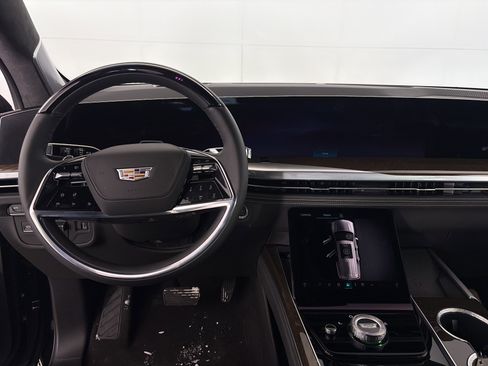 Certified 2025 Cadillac Escalade Sport Platinum image 3