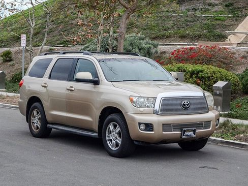 Used 2013 Toyota Sequoia SR5 image 8
