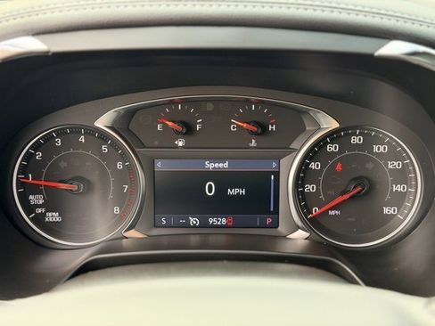 Used 2025 Chevrolet Blazer LT image 9