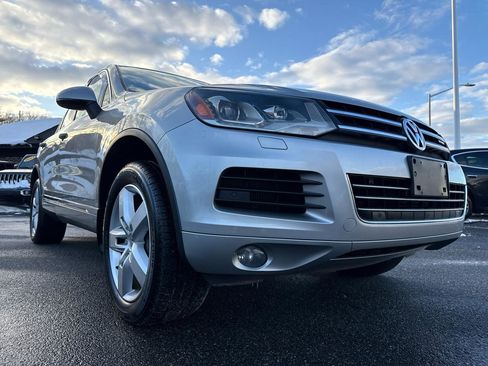 Used 2011 Volkswagen Touareg Hybrid image 9