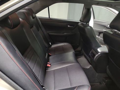 Used 2017 Toyota Camry SE w/ Moonroof Package FWD image 20