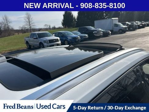 Used 2025 Volvo XC40 B5 Core w/ Protection Package Premier image 11