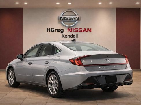 Used 2023 Hyundai Sonata SEL w/ Convenience Package FWD image 2