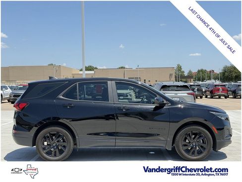 Used 2024 Chevrolet Equinox LS w/ Midnight Edition FWD image 3