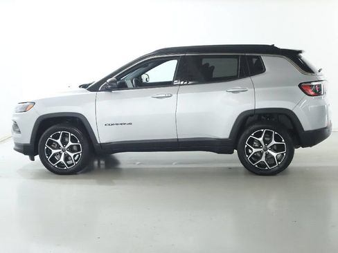 Used 2025 Jeep Compass Limited AWD/4WD image 38