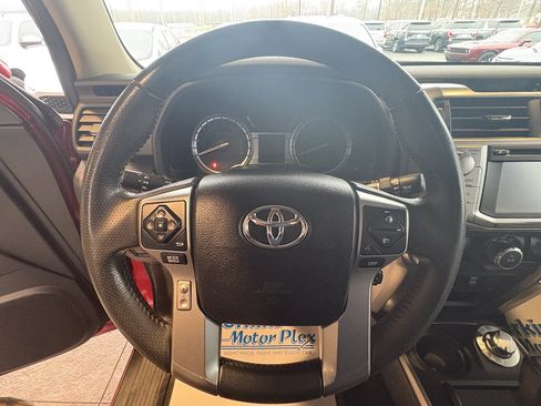 Used 2018 Toyota 4Runner SR5 image 12