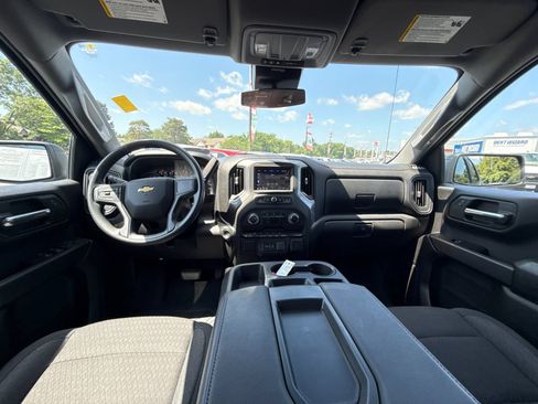 Used 2025 Chevrolet Silverado 1500 Custom w/ Turbomax Blackout Package AWD/4WD image 13