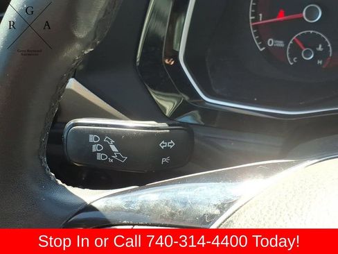 Used 2020 Volkswagen Jetta SE w/ SE Cold Weather Package FWD image 23