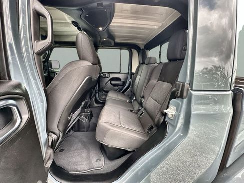 Certified 2025 Jeep Gladiator Mojave AWD/4WD image 16