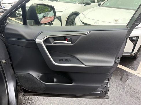 Used 2020 Toyota RAV4 XSE AWD/4WD image 8
