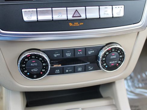 Used 2014 Mercedes-Benz GL 450 4MATIC w/ Appearance Package image 31