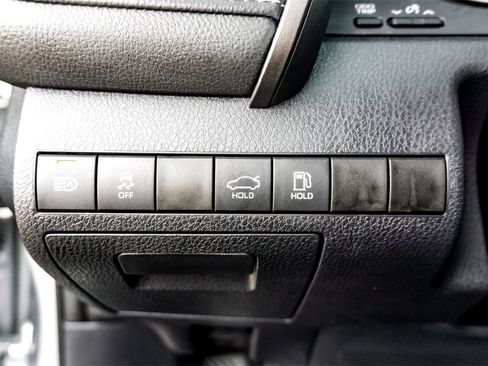 Used 2024 Toyota Camry SE image 16