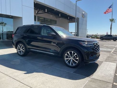 Used 2025 Ford Explorer Platinum w/ Ultimate Package AWD/4WD image 9