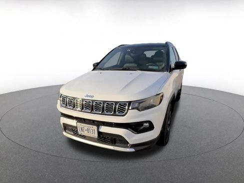 Used 2025 Jeep Compass Limited image 7
