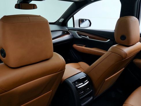 Used 2021 Cadillac XT5 Premium Luxury w/ LPO, Floor Liner Package image 21