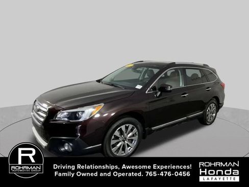 Used 2017 Subaru Outback 2.5i Touring w/ Popular Package #5A AWD/4WD image 4