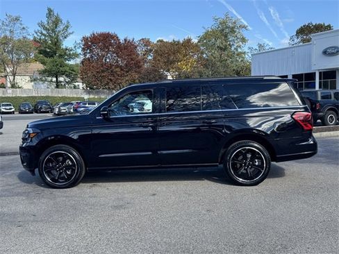 Used 2023 Ford Expedition Max Limited image 9