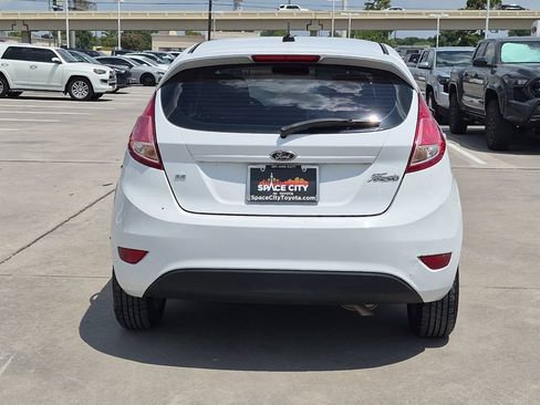 Used 2017 Ford Fiesta SE FWD image 5