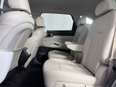 Used 2023 Kia Sorento EX AWD/4WD image 7