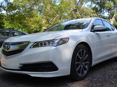 Used 2016 Acura TLX V6 FWD image 2