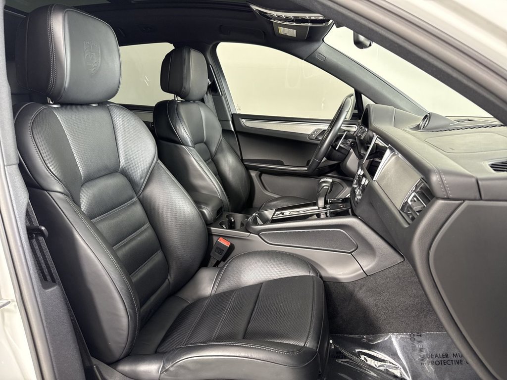 Certified 2024 Porsche Macan w/ Premium Plus Package AWD/4WD image 23
