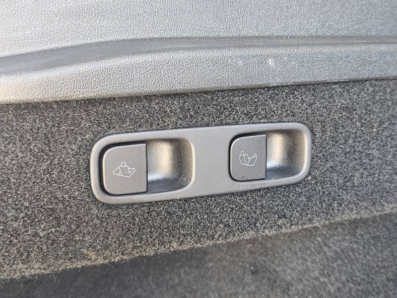 Used 2023 Tesla Model Y Long Range AWD/4WD image 74