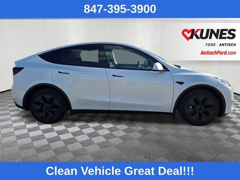 Used 2024 Tesla Model Y Long Range AWD/4WD image 8