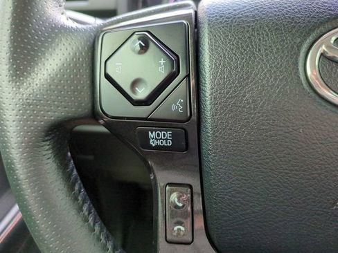 Used 2022 Toyota 4Runner TRD Off-Road Premium AWD/4WD image 28