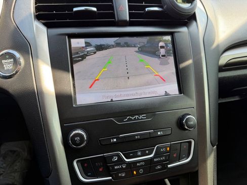 Used 2020 Ford Fusion SEL FWD image 15