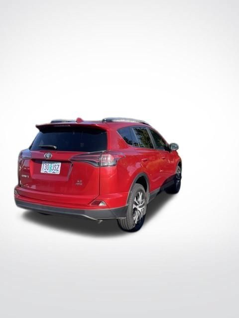 Used 2017 Toyota RAV4 LE AWD/4WD image 3