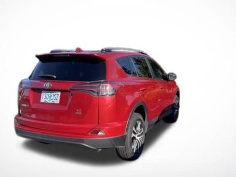 Used 2017 Toyota RAV4 LE AWD/4WD image 3