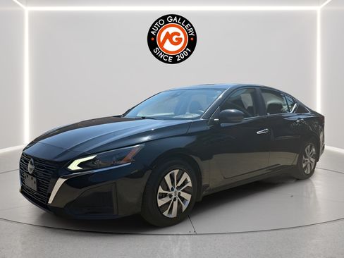 Used 2023 Nissan Altima 2.5 S FWD image 3