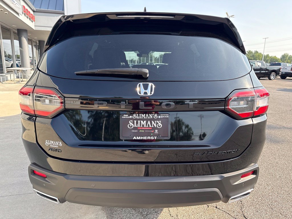 Used 2025 Honda Pilot Black Edition image 5
