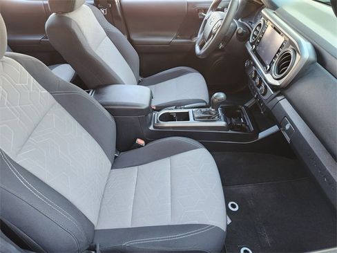 Used 2021 Toyota Tacoma TRD Sport w/ Technology Package image 10