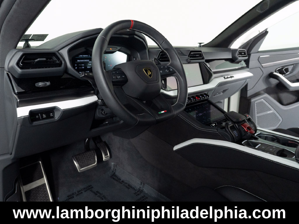 Used 2025 Lamborghini Urus S AWD/4WD image 36