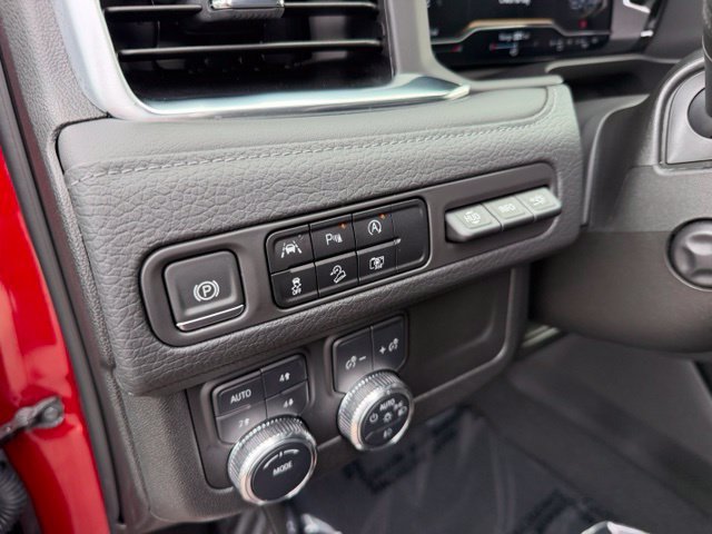 Used 2024 GMC Yukon Denali AWD/4WD image 22