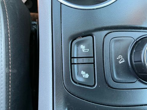 Used 2019 GMC Terrain SLT image 29