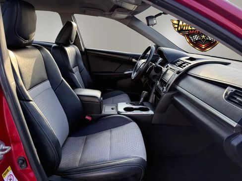 Used 2014 Toyota Camry SE FWD image 18
