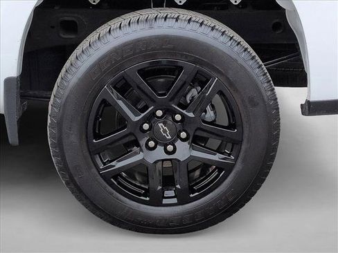 Used 2026 Chevrolet Silverado 1500 Custom w/ LPO, Dark Essentials Package AWD/4WD image 29