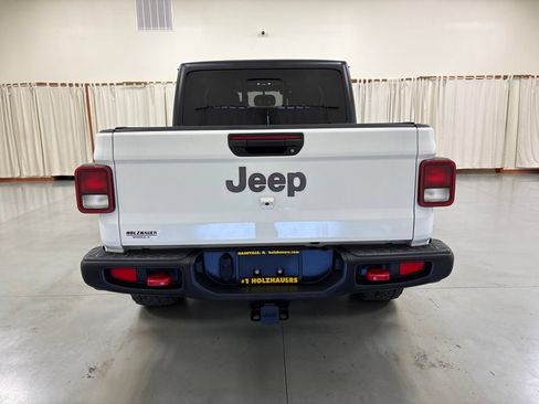 Used 2021 Jeep Gladiator Rubicon w/ Cold Weather Group AWD/4WD image 7