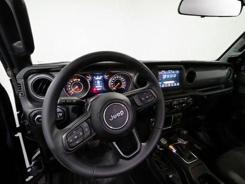 Used 2023 Jeep Wrangler Sport AWD/4WD image 7