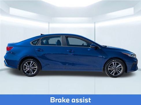 Used 2023 Kia Forte LXS w/ LXS Technology Package image 8