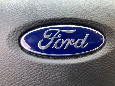 Used 2017 Ford Fusion SE w/ Fusion SE Technology Package image 26