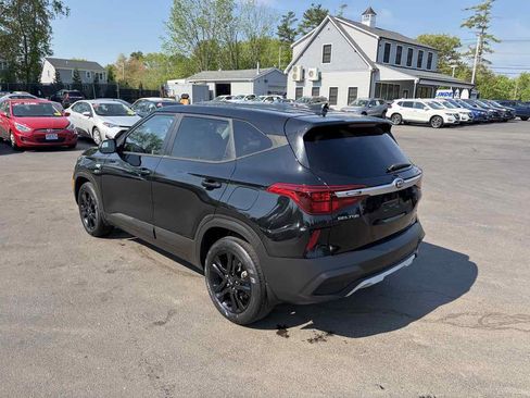 Used 2021 Kia Seltos LX AWD/4WD image 5
